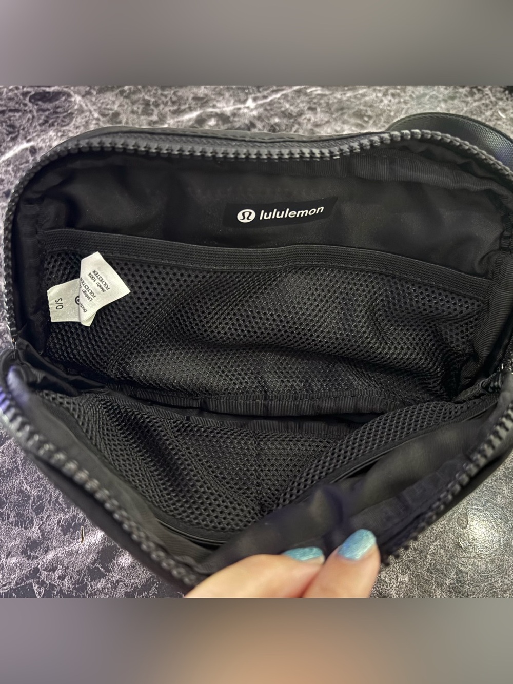 NWOT Lululemon Black Belt Bag - Picture 2 of 2